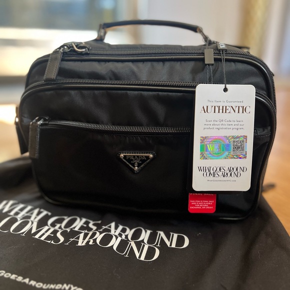 Prada Signature Black Essential Bag with leather strap - Picture 7 of 8